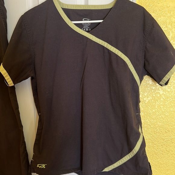 Iguana Med szS/P charcoal w chartreuse trim scrub set - Picture 2 of 10